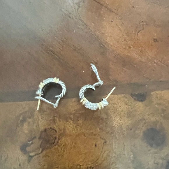 David Yurman two tone sterling and 18K gold diamond shrimp earrings. - Picture 3 of 3